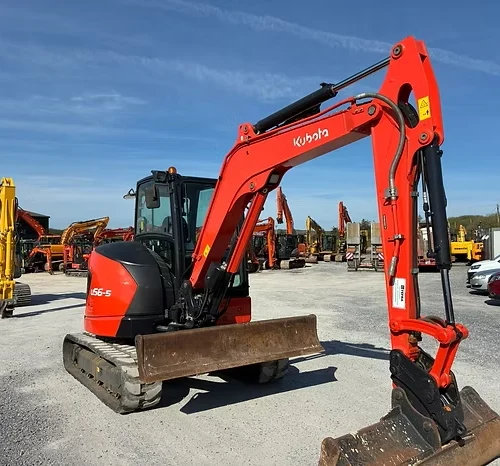 An excavator on the website europlantsales.com