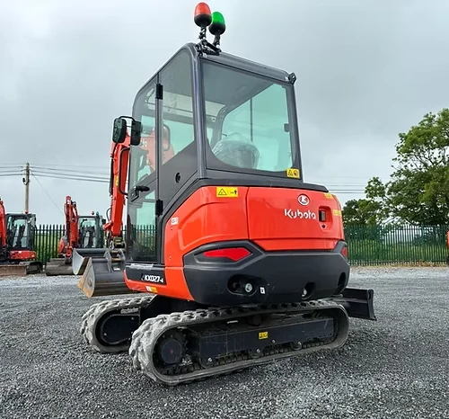 An excavator on the website europlantsales.com