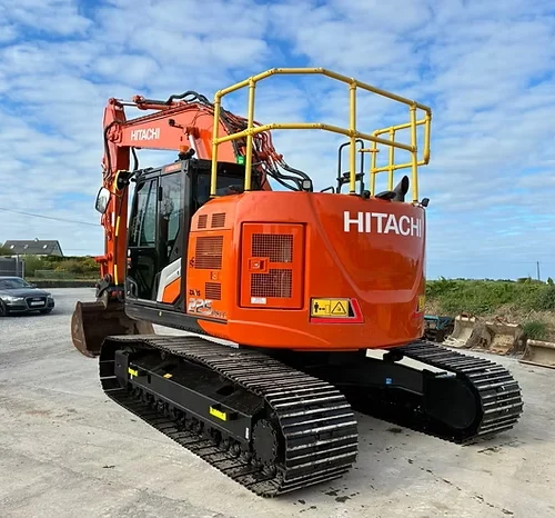 An excavator on the website europlantsales.com