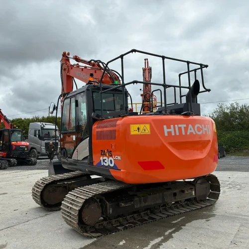 An excavator on the website europlantsales.com
