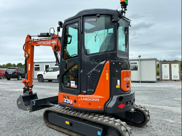 An excavator on the website europlantsales.com