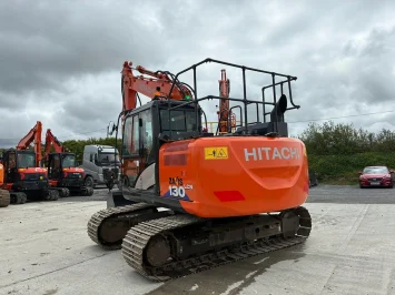 An excavator on the website europlantsales.com